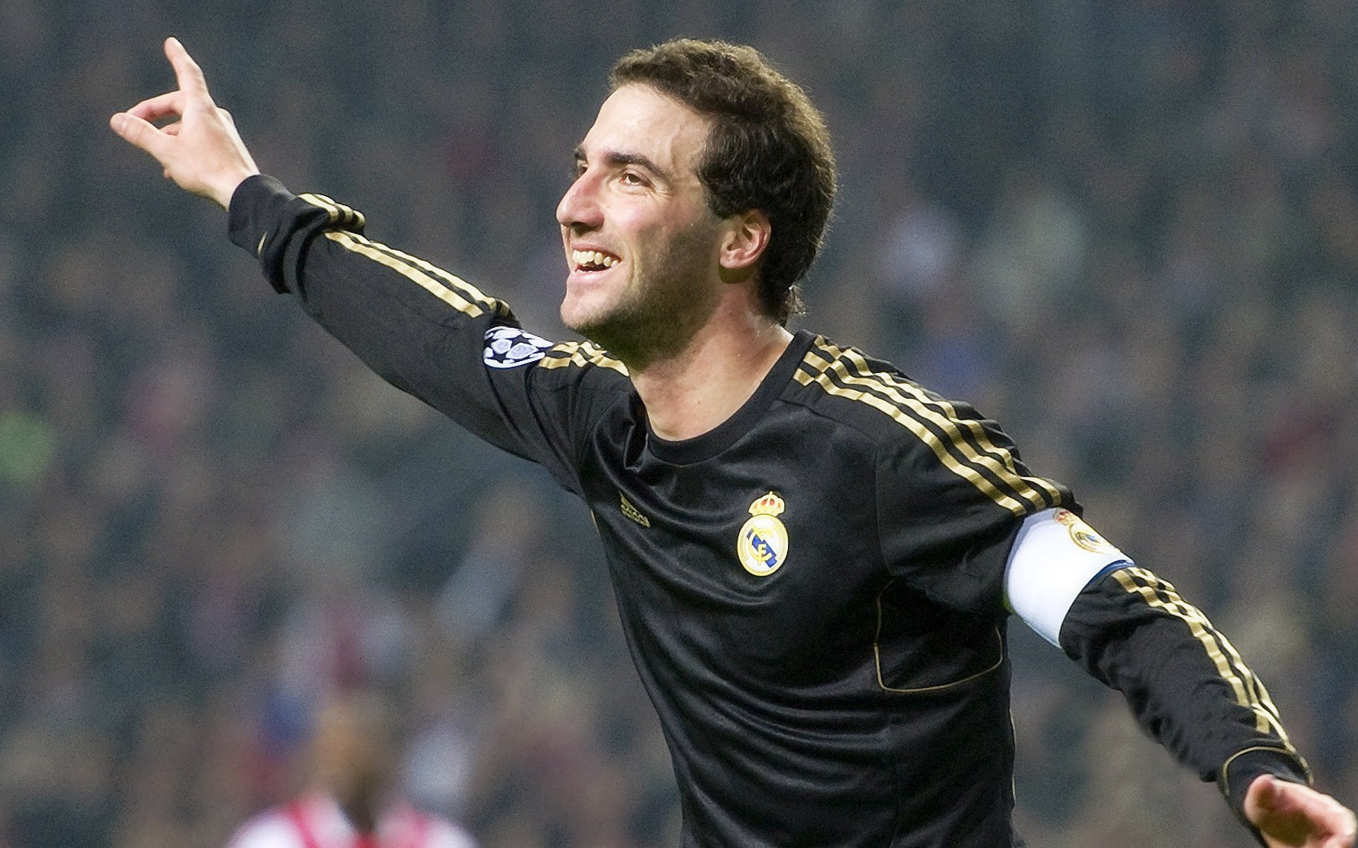 kaiyun体育-克罗地亚骑手吉塔·日特科维奇在2024年国际马术联合会世界障碍赛中获得第八名，展现坚韧精神。